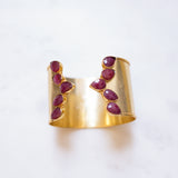 SULA gold stones