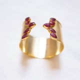 SULA gold stones