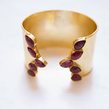 SULA gold stones