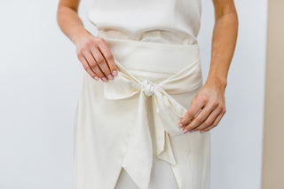 VALI vintage white